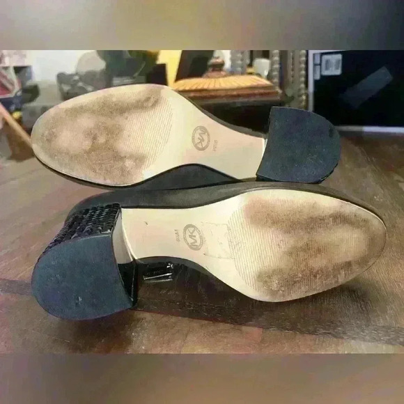 Michael Kors Boots Womens Arabella Ankle Booties
Heels Green Suede Zip Size 9.5 - Picture 6 of 9